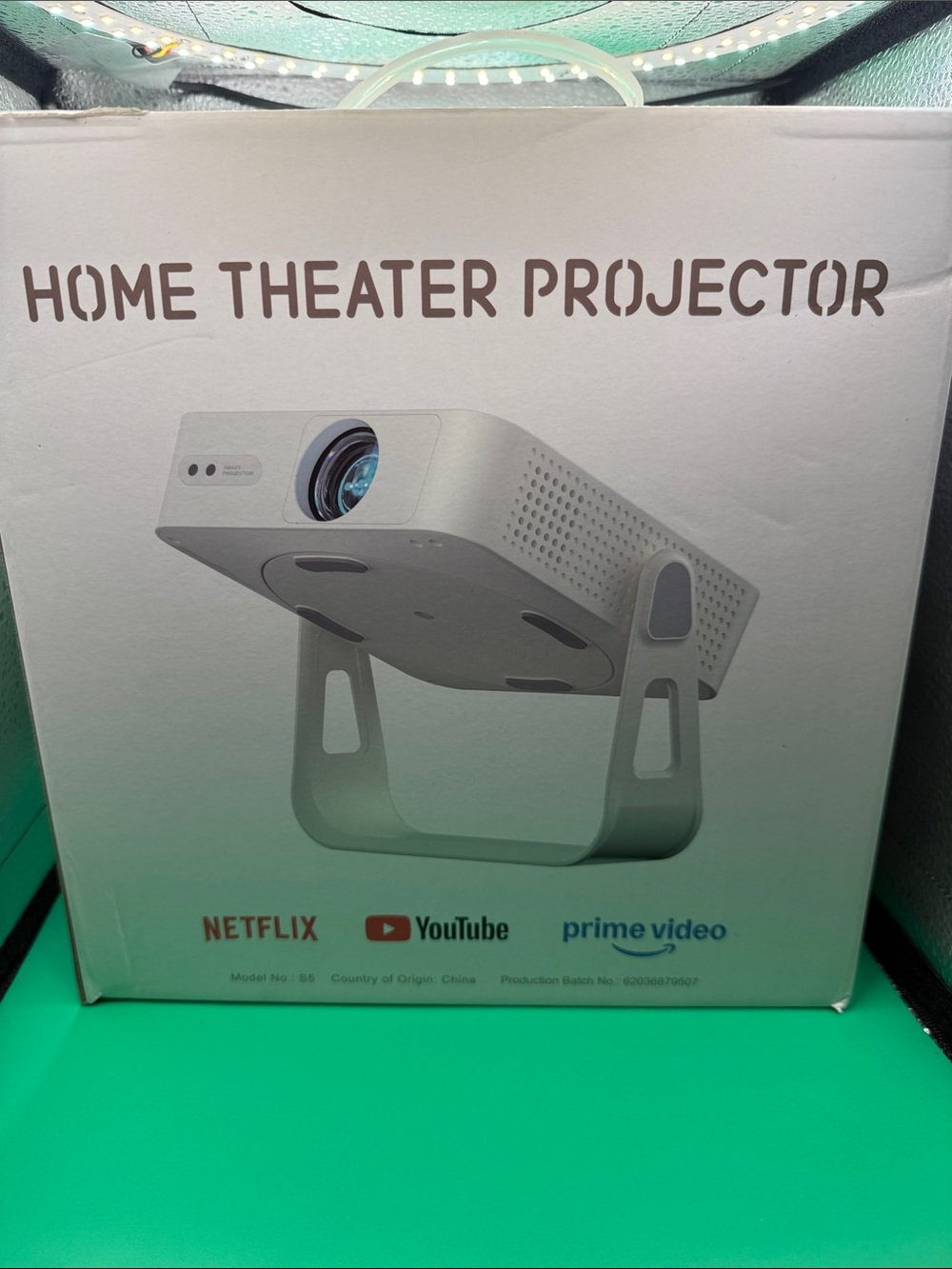 Home Theater Projector - Picture 5 of 6